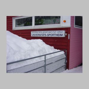 Uni-Heim entrance.jpg